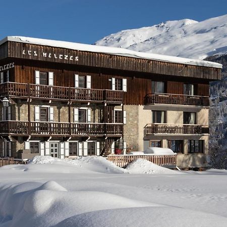 ティニュ Chalet Les Melezes Bed & Breakfast エクステリア 写真