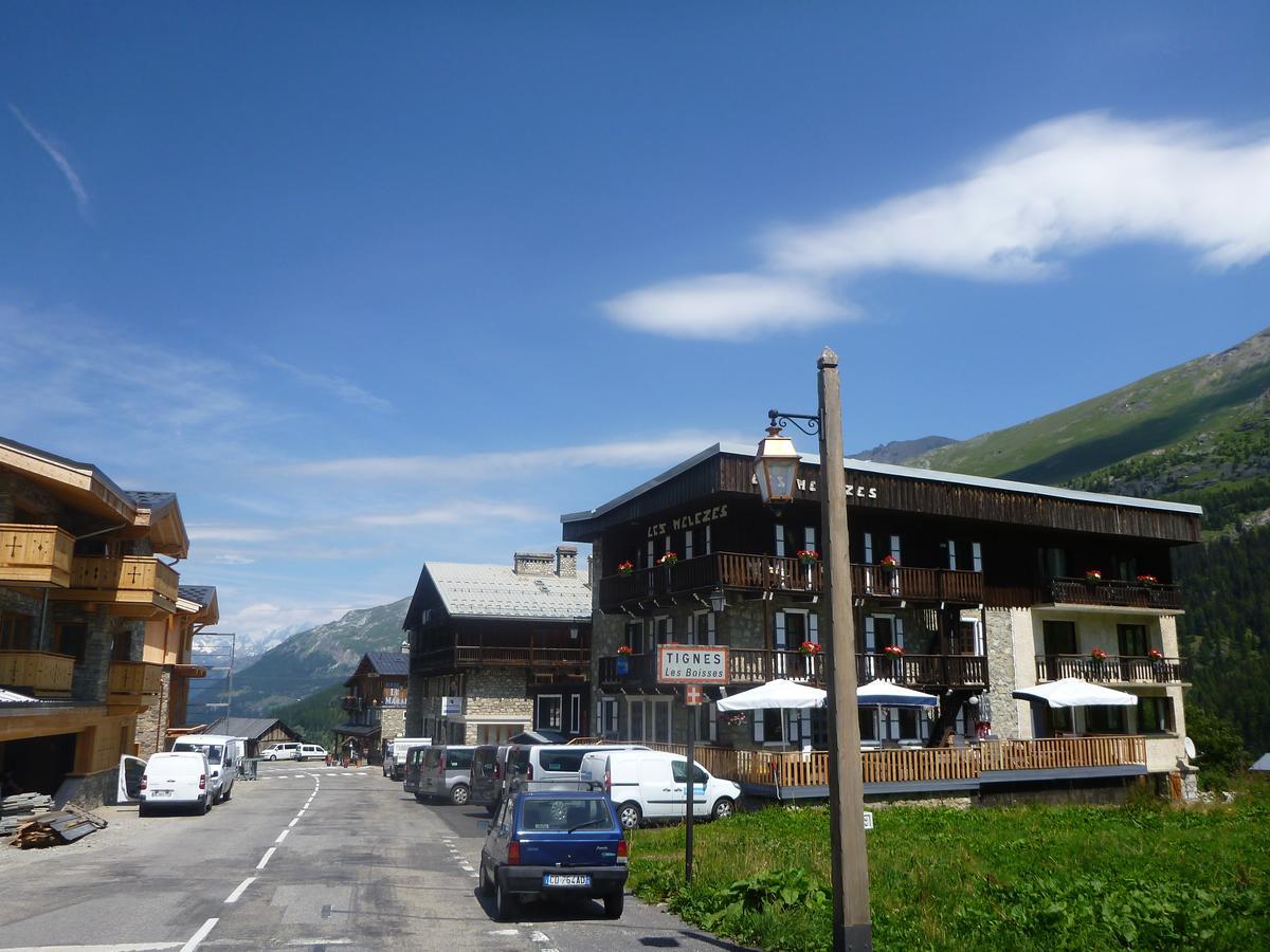 ティニュ Chalet Les Melezes Bed & Breakfast エクステリア 写真