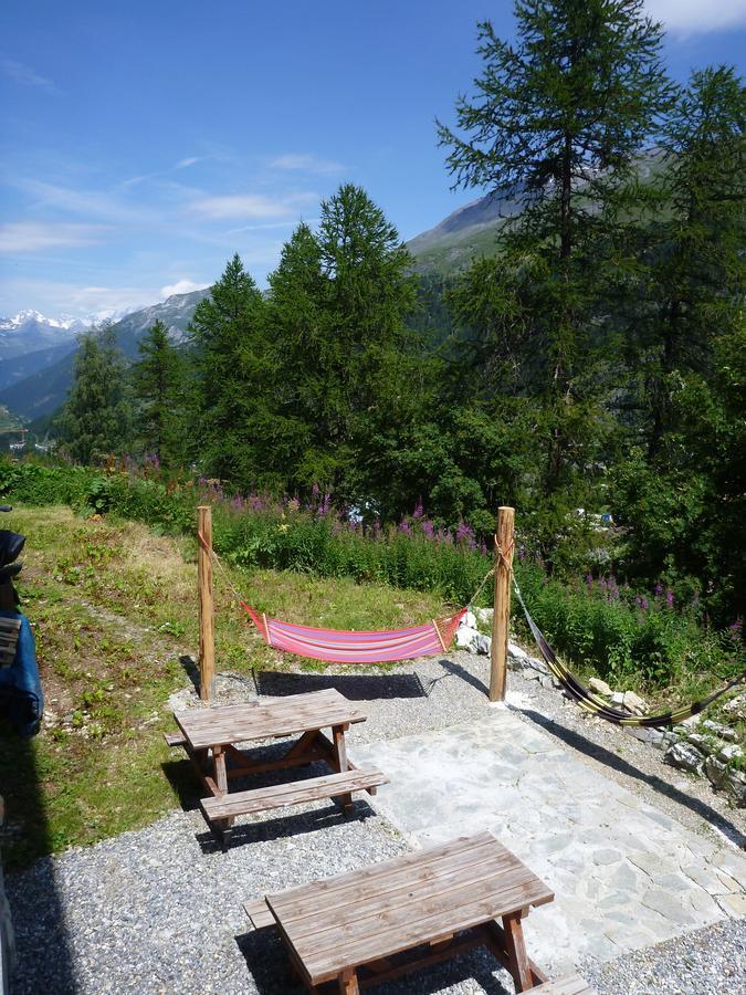 ティニュ Chalet Les Melezes Bed & Breakfast エクステリア 写真