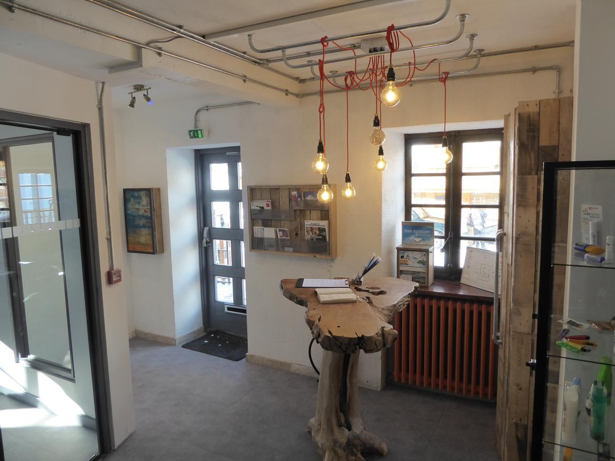 ティニュ Chalet Les Melezes Bed & Breakfast エクステリア 写真