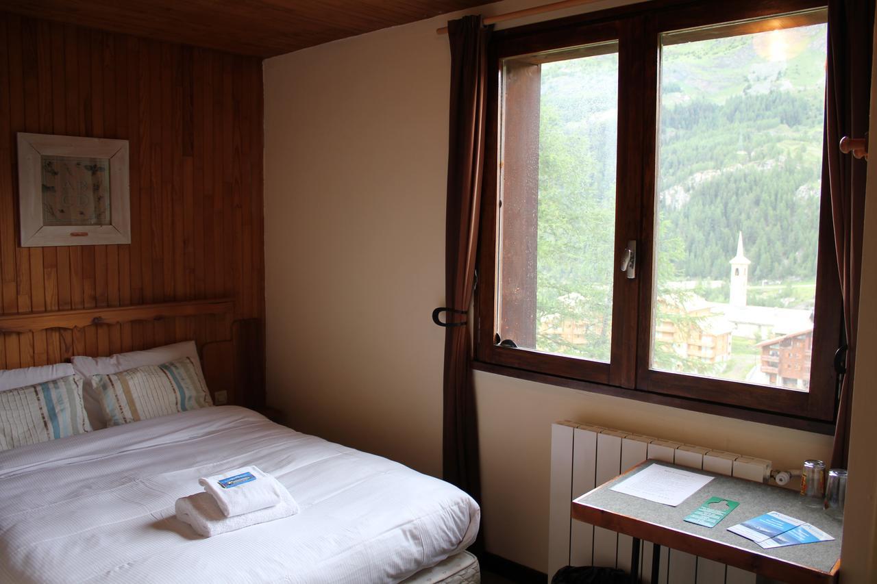ティニュ Chalet Les Melezes Bed & Breakfast エクステリア 写真