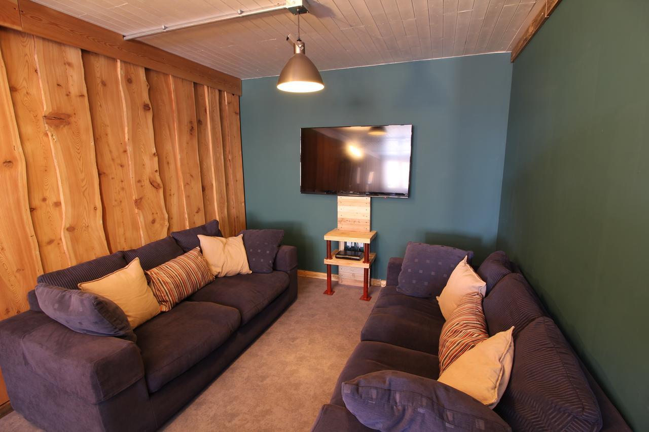 ティニュ Chalet Les Melezes Bed & Breakfast エクステリア 写真