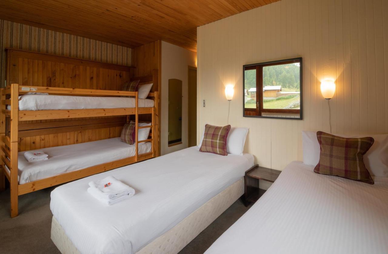 ティニュ Chalet Les Melezes Bed & Breakfast エクステリア 写真