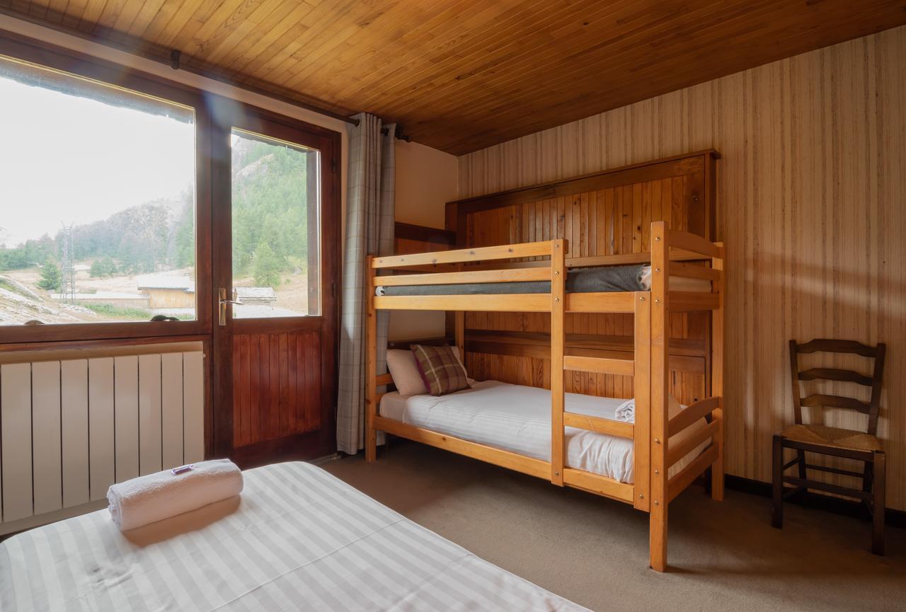 ティニュ Chalet Les Melezes Bed & Breakfast エクステリア 写真