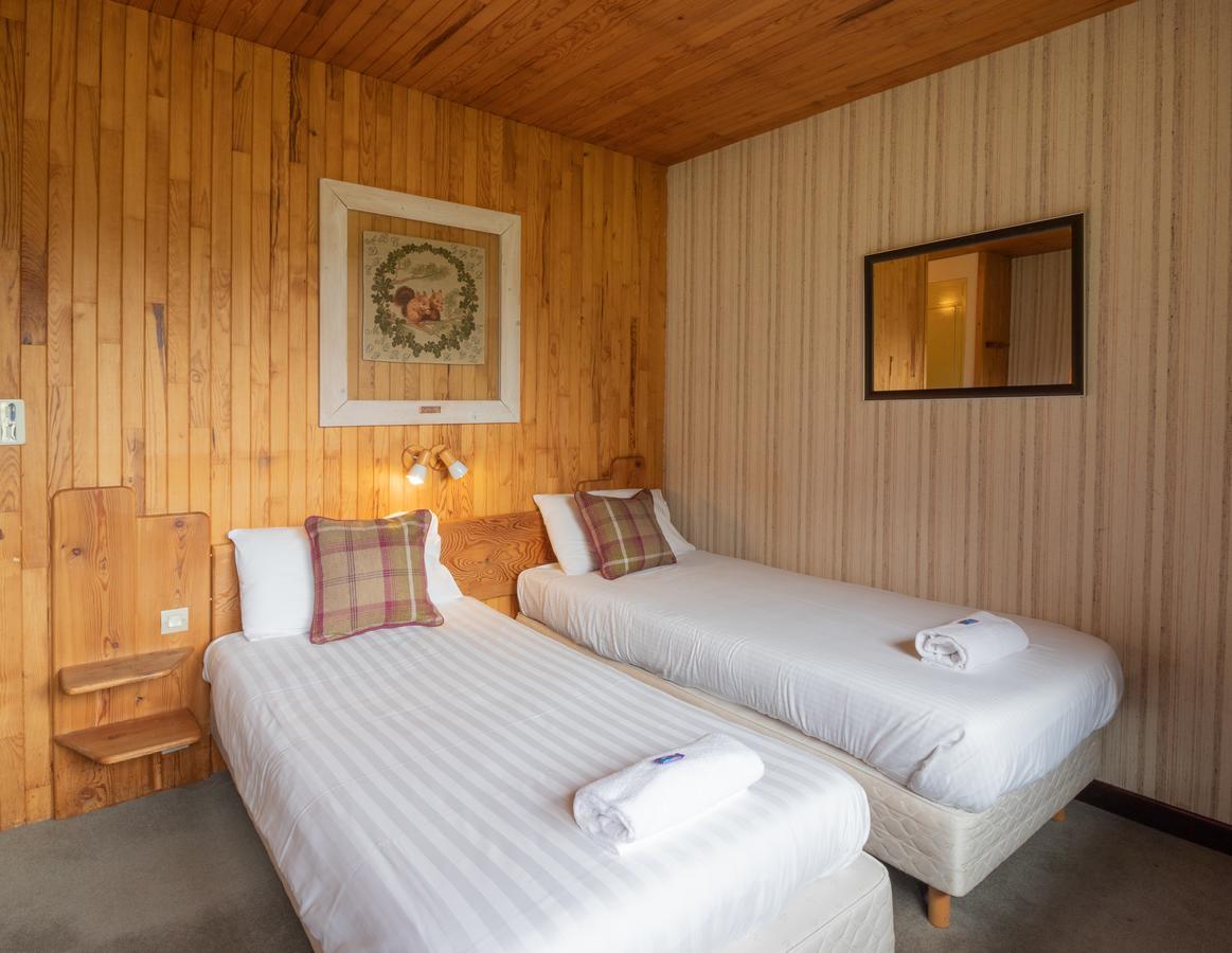 ティニュ Chalet Les Melezes Bed & Breakfast エクステリア 写真