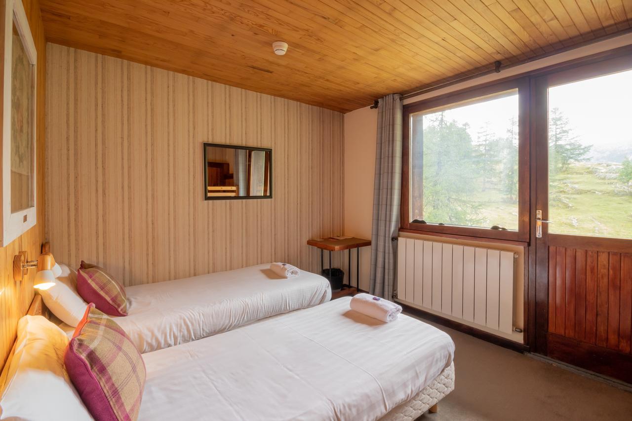 ティニュ Chalet Les Melezes Bed & Breakfast エクステリア 写真