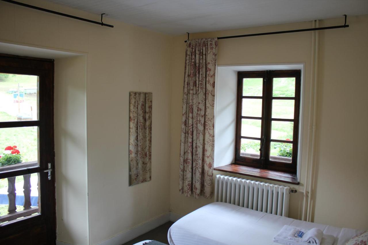ティニュ Chalet Les Melezes Bed & Breakfast エクステリア 写真