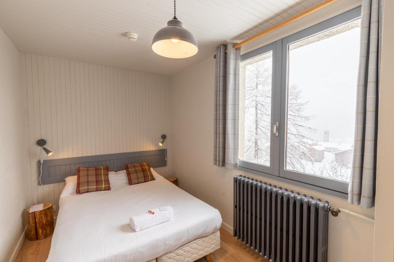 ティニュ Chalet Les Melezes Bed & Breakfast エクステリア 写真