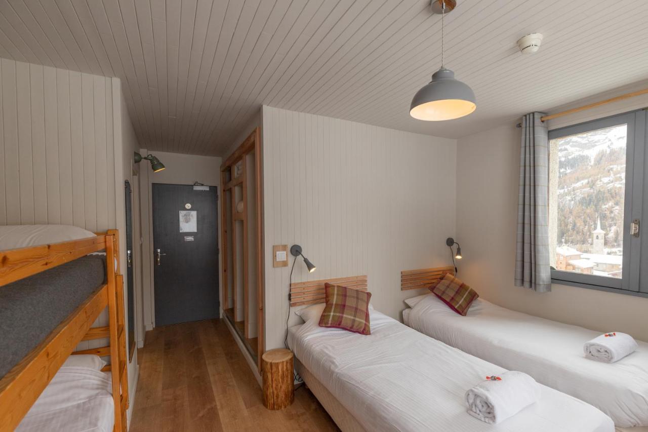 ティニュ Chalet Les Melezes Bed & Breakfast エクステリア 写真